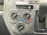 寒い冬も暑い夏も全席に快適な空調を届けてくれる、ダイヤル式エアコンを装備♪