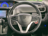 【純正革巻きステアリング】上質な革を使用することで、手にしっかり馴染みとても運転しやすいハンドルです♪