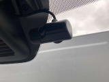 日産純正ドライブレコーダーが付いております!運転中の録画を行ってくれますので、万が一のときに役に立ってくれますよ!