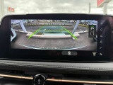 更に前方のみをアップで映し出すことも可能です。大きな車だからこそ死角になりやすい箇所ですが、アラウンドビューモニターがあれば思いがけない障害物にも気付くことができますね。