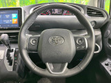 【純正革巻きステアリング】上質な革を使用することで、手にしっかり馴染みとても運転しやすいハンドルです♪
