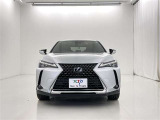 スピンドルグリルがレクサスらしさを強調します。
