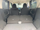 シートをすべて倒すとこんなに広々。たくさん荷物を積めます。これだけのスペースであればかなりの荷物が載せられます!