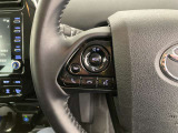 運転中、オーディオの操作をしてて、ハッとしたことはありませんか?ステアリングスイッチは、運転中でもハンドルでオーディオの操作が可能です。安全なドライブをサポートします。
