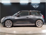 MINIのアロイ・ホイールは、MINIらしさの象徴である、ゴーカート・フィーリングを向上させるために技術の粋を集めて開発されています。