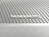 【harman kardon】ハーマンカードンのHi-Fiスペシャリストと共に、モデル別に開発・設計された専用チューニングが臨場感溢れる音響空間を実現しています。
