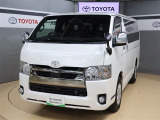 トヨタ認定中古車の安心感はそのままに、まるごとクリーニングと同等商品の当社「キラリフレッシュ」を簡素化し、お買い求めやすくした商品が、「トヨタ認定中古車ライト」です。