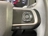 【スマートアシスト】走行中に前方の車両等を認識し、衝突しそうな時は警報とブレーキで衝突回避と被害軽減をアシスト。より安全にドライブをお楽しみいただけます。