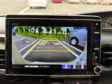 バックでの駐車が苦手な方や運転にあまり自信のない方でも後方の視界をしっかりサポート。安心して車庫入れが出来るバックカメラを装備しています!