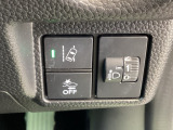 路外逸脱抑制機能、衝突軽減ブレーキを搭載。走行中の車線逸脱防止と前方衝突リスク低減をサポートする安心の安全装備です。
