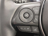 運転中、オーディオの操作をしてて、ハッとしたことはありませんか?ステアリングスイッチは、運転中でもハンドルでオーディオの操作が可能です。安全なドライブをサポートします。