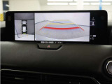 バックカメラ搭載です!車庫入れが苦手な人はもちろん、車両感覚に自信がある人にもお勧めです!見えない箇所が見えるようになるので、低い障害物や隠れてしまっている子供の存在等にも気付く事が出来ます。