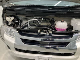 エンジンルーム普段は見えないエンジンルームですが、お手入れが大切な場所ですね。トヨタカローラ名古屋のU-Carはエンジンルームも仕上げております