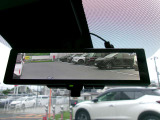 スマートルームミラー付きです☆後方カメラの映像がルームミラーに映るので、たくさんの人や荷物をのせていても邪魔せず見られるのです♪