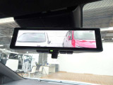 スマートルームミラー★車両後方のカメラ映像をミラー面に移して、いつでもクリアな後方視界を確保します♪