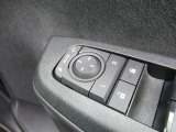 駐車時や狭い道でのすれ違い時に気を使うミラー。電動格納式ドアミラーはそんな時に便利です。