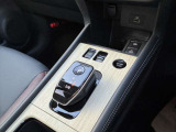 e-powerのシフトレバーはお洒落で使い勝手も良いですよ!