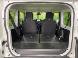 普段のお買い物や通勤、送迎等に十分な荷室スペースを確保しております。セカンドシートを倒すと、大きな荷物の積載も可能です♪