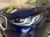 BMWの伝統の丸目4灯ヘッドライトでございます。LEDライトで視認性もよく明るく安全性の向上につながります。