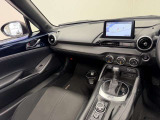 【展示車の状態】展示車は全て、マツダ車のエキスパートが、基本性能に関わる箇所を徹底的に点検。外装や室内に関しても、細部にいたるまで、しっかり清掃・洗浄を実施しています。