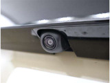 バックカメラが付いているので後方確認が非常にしやすいです。今や運転初心者も熟練者も必須装備!ついていて損はないですね♪