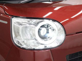 LEDヘッドライトには、ハイビームで走行中に先行車や対向車を検知した時、部分的に遮光し、先行車や対向車に配慮しながら高い視認性を確保できるADB(アダプティブドライビングビーム)が採用されています。