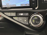 オートエアコンは温度を設定するだけで、自動で風量などを設定してくれます。運転しながら操作も必要ないので、安全性も向上します。