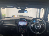 時を経ても深い魅力を放ち続けるMINI。より快適にお乗り頂くために、3つのサポートプログラムをご用意しております。※認定中古車保証は登録日より最長4年間まで延長が可能です。