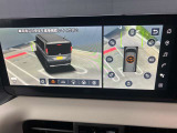 空から見下ろしているような視点で周囲を確認できるアラウンドビューモニター。駐車時にとても便利です。