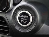 【プッシュスタート】キーが車内にあれば、エンジンの始動・停止はブレーキを踏んでスイッチを押すだけ!キーを取り出す手間を省き、ワンプッシュで操作するので簡単でスムーズ!