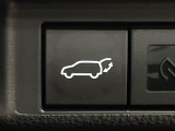 【パワーバックドア】スマートキーや運転席のボタンを押すだけでリアゲートが自動で開閉します!荷物を持っている時や、高い位置にあるバックドアを閉める際に便利な機能です♪