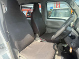 自社認証工場を完備しておりますので、納車前の車検・整備や、アフターメンテナスもばっちりですので、安心して当社にお任せ下さい。また、当社にて車輌ご成約のお客様はオイル交換永久無料のサービス付きです!