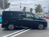 最先端の設備で茨城日産自慢のテクニカルスタッフが責任を持って点検整備します。