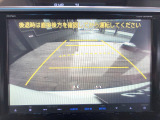 【バックカメラ(ガイドライン付)】ガイドライン表示で位置の目安が分かりやすく、駐車も安心です。