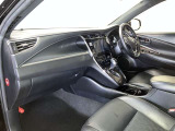 豪華な内装で運転も楽しくなりますよ♪