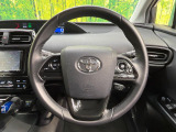 【純正革巻きステアリング】上質な革を使用することで、手にしっかり馴染みとても運転しやすいハンドルです♪