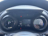 走行距離3.2万km。定期点検記録簿付きで整備記録も確認可能。トヨタロングラン保証で1年間・走行距離無制限の保証付きです。