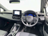 運転席まわりです。 各操作スイッチは使いやすい位置に配置されてます。