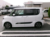 両側パワースライドドア付きだから、狭い駐車スペースなどでの 乗り降りラクラク!小さなお子さまのいるご家庭には嬉しい装備。