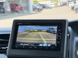 駐車時に便利なバックカメラを装備しています。