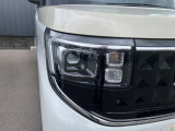 【LEDヘッドライト】高輝度LEDヘッドライトを装備していますので、雨天などの悪天候や夜間走行でも安心して運転できます!良好な視界を確保できるうえ、消費電力も抑えられています。