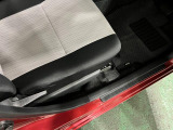 痛みの出やすい運転席シートの角、フロアマット、座面、ともに良好です