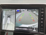 アラウンドビューモニター装備!空から見ているような映像によって不慣れな場所での車庫入れや縦列駐車はもちろん、狭い道でのすれ違いも安心♪