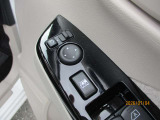 ドアミラーの鏡面の調節、格納は運転席からすべて操作できます!