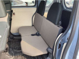 展示車になる工程で室内クリーニングをさせて頂き皆様に安心して触っていただけるよう展示させて頂いております。内外装で気になる点など御座いましたら詳細を写真などでご案内できますのでご遠慮なくお尋ね下さい。