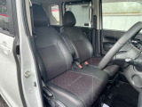 お車の販売と共に、自動車保険もご紹介しております。 弊社取り扱い会社と同じであれば日産独自のサービスもあります。
