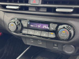 オートエアコンで温度を設定するだけで快適な車内環境を維持することができます!
