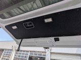バックドアにはランプがついているので、夜間に車いすや、荷物を積み下ろしする際も視覚を確保できます。