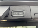 【パワーバックドア】スマートキーや運転席のボタンを押すだけでリアゲートが自動で開閉します!荷物を持っている時や、高い位置にあるバックドアを閉める際に便利な機能です。