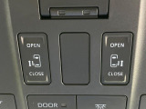 【両側パワースライドドア】スマートキーや運転席のスイッチで後席両側スライドドアの開閉が可能♪電動だから力を入れてドアを開ける必要が無く、小さなお子様でも簡単に開け閉めでき快適です♪